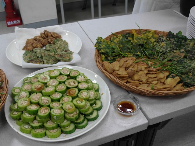 16.05.25 더느린삶-평화가 깃든 밥상 메인 이미지